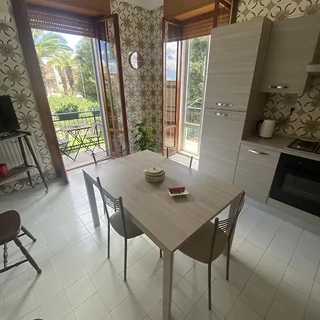 The Shamrock House Апартаменты *