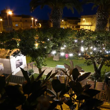 Апартаменты The Shamrock House