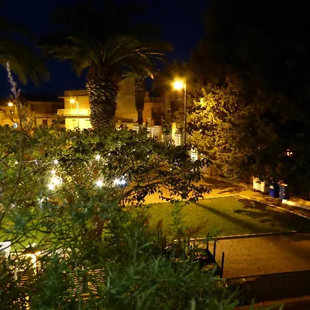 Апартаменты The Shamrock House *