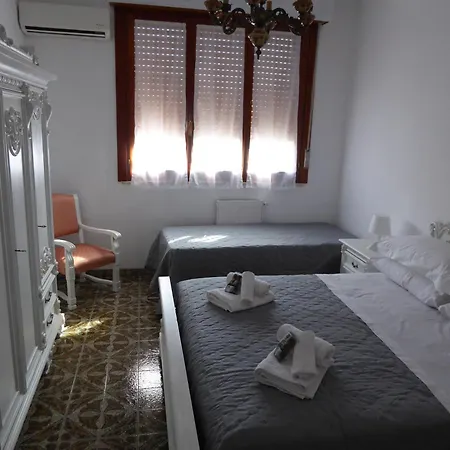 Апартаменты The Shamrock House