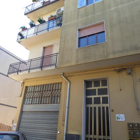 דירה The Shamrock House פלאצולו אקריידה